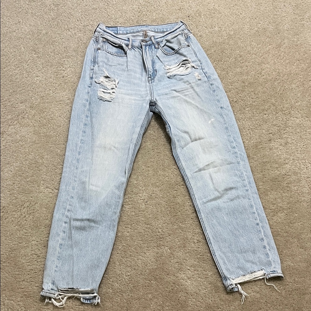 American Eagle Outfitters Light Blue Distressed Boyfriend Jeans